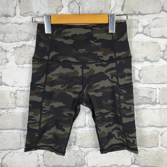 Oakla Yoga Shorts  XS Camo Olive Gray Brown - Picture 4 of 10